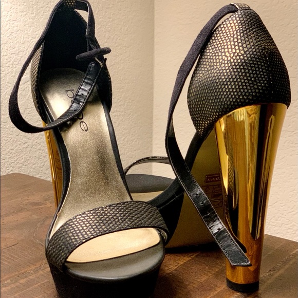 Bebe Black & Gold Platform Sandals - Picture 6 of 8